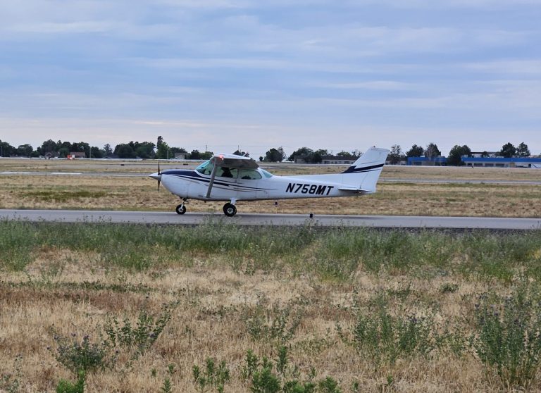 Cessna SkyHawk R172K XP