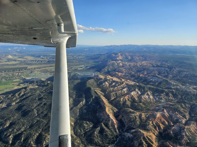 Aerial view of Utah mountains and canyons from an Axiom Aviation Cessna – Commercial Pilot vs Airline Pilot