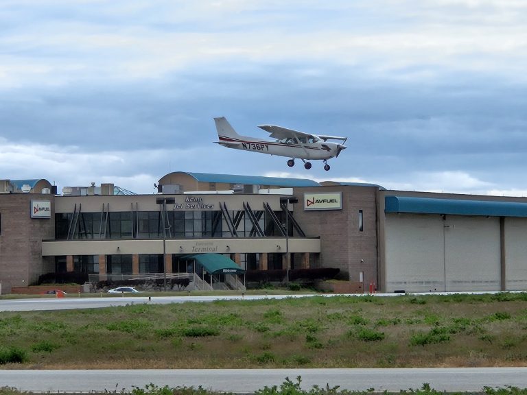 Axiom Aviation Cessna in flight – How to Get a Complex Aircraft Endorsement