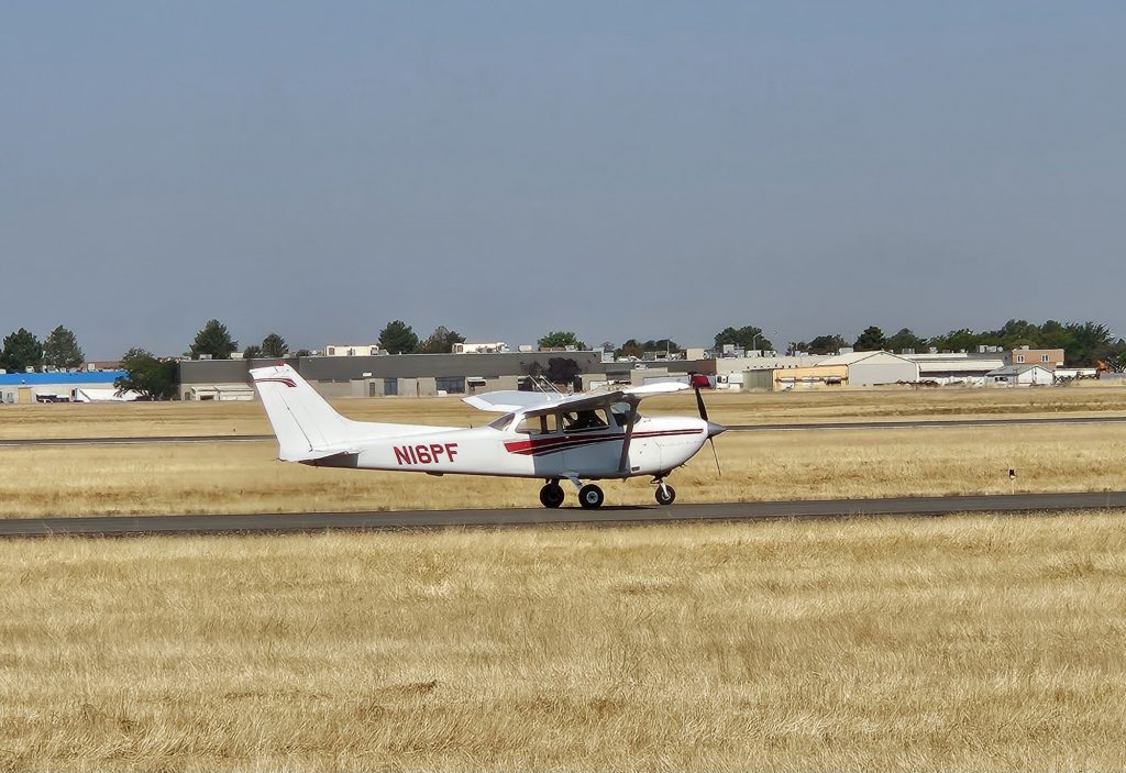 Axiom Aviation Cessna on the runway – Best Student Pilot Supplies