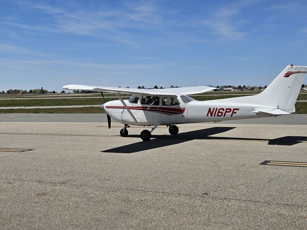 Axiom Aviation Cessna training aircraft on the ramp – Best Accelerated Private Pilot Courses