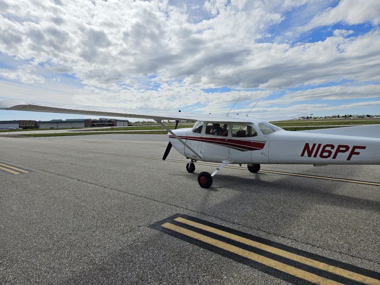 Axiom Aviation Cessna training aircraft on the ramp – How to Build Flight Hours